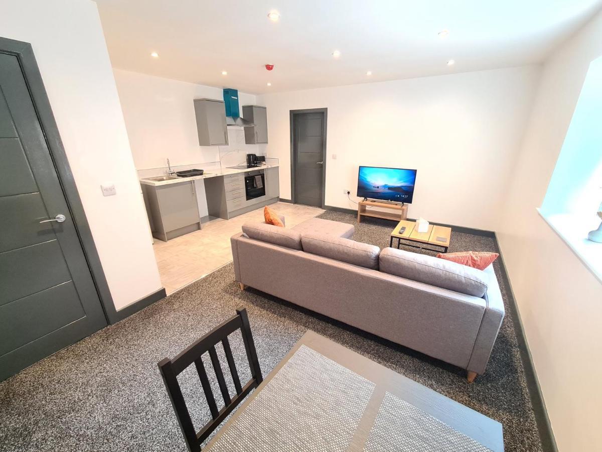 Apartment By Bic Oates 8